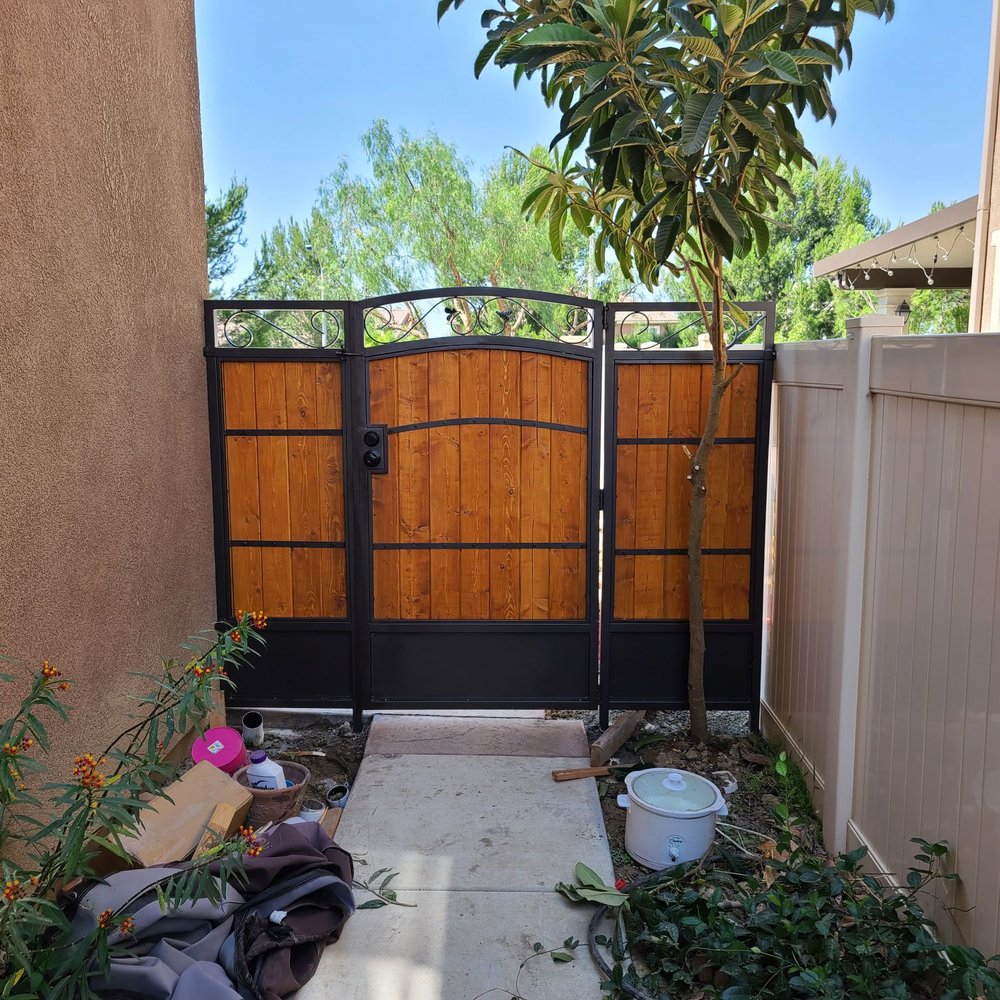 Madrid fence - Side yard pool safe gate - Fences & Gates Near Me