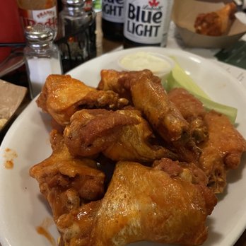 Eddie Brady's Tavern - Perfect wings, 10 of 10, and a couple of cold Blues... - American Near Me - Buffalo, New York Eddie Brady's Tavern - Perfect wings, 10 of 10, and a couple of cold Blues... - American Near Me - Buffalo, New York