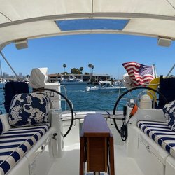 Captain Frank's Sailing Adventures - Bella Mia Dawn cockpit