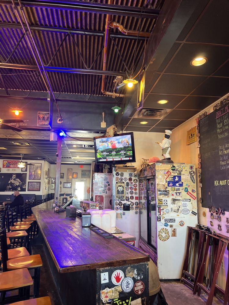 Momo's Pizza - Tennessee Street