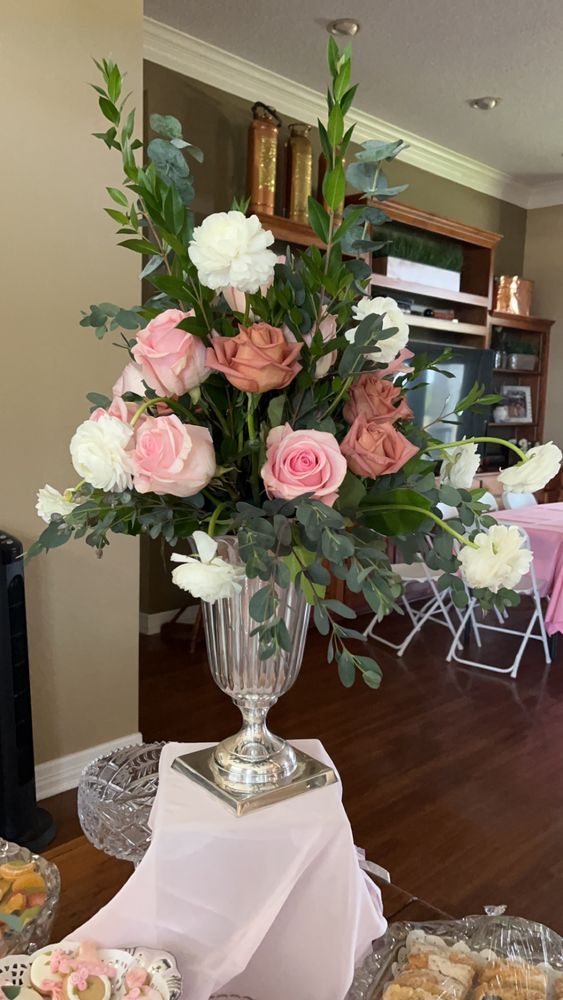 FLOWERS BY ADELA Updated September 2024 22 Photos 14090 Southwest