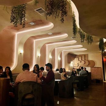 Melrose - Interior - Cocktail Bars Near Me - Houston, Texas