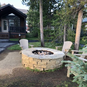 Explorer Cabins at Yellowstone - Fire pit - Hotels Near Me - West Yellowstone, Montana Explorer Cabins at Yellowstone - Fire pit - Hotels Near Me - West Yellowstone, Montana