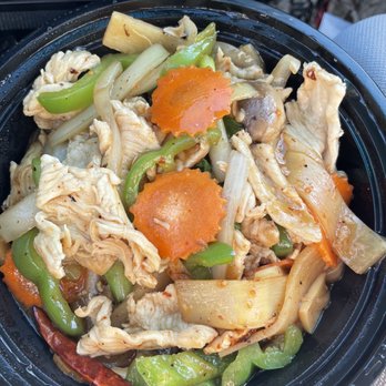 Elephant Cafe - Garlic chicken - Thai Near Me - Lake Forest, California