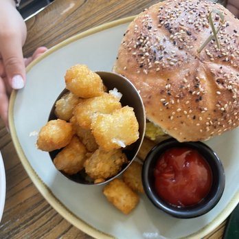 Oliver's Astoria - -Tater Tots and -Bougie BEC - New American Near Me - Astoria, New York Oliver's Astoria - -Tater Tots and -Bougie BEC - New American Near Me - Astoria, New York