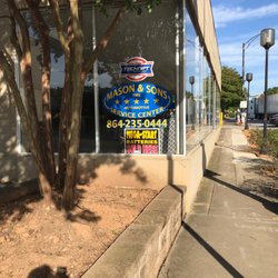 Mason and Sons - Staying in #DTGVL I stopped in with my Alfa Giulia Ti Sport AWD for Oil Service, Alignment, etc... Shop is very close to downtown!