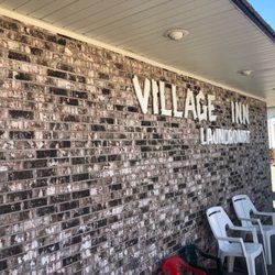 Village Inn Laundromat - Laundromat