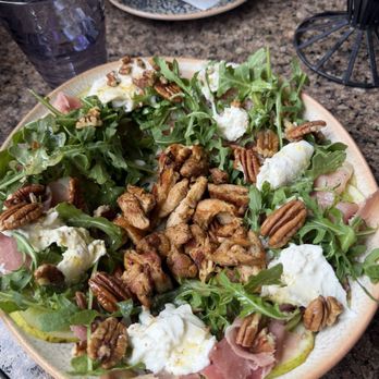 Twisted Bar NOTL - Spanish pear kiwi salad - Mexican Near Me - Niagara-on-the-Lake, Ontario Twisted Bar NOTL - Spanish pear kiwi salad - Mexican Near Me - Niagara-on-the-Lake, Ontario