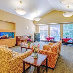 Wesley Des Moines Health Center - Lounge and recreational space for residents and family