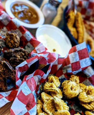7. Huckleberry Pub on Yelp