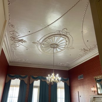 Menger Hotel - Gorgeous ceiling in a room - Venues & Event Spaces Near Me - San Antonio, Texas Menger Hotel - Gorgeous ceiling in a room - Venues & Event Spaces Near Me - San Antonio, Texas