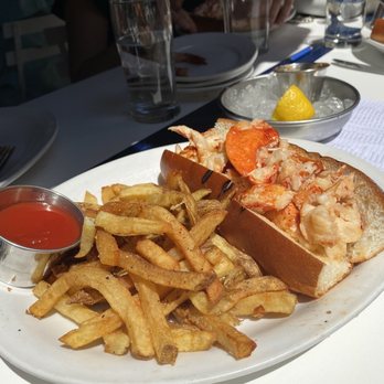 Neptune Oyster - Lobster roll - Seafood Near Me - Boston, Massachusetts