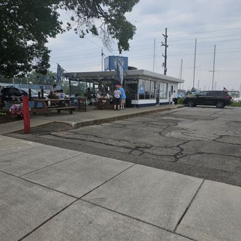 Dockside Donuts - Outside - Coffee & Tea Near Me - MUSKEGON, Michigan