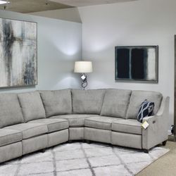 Bassett Furniture - Magnificent Sectional