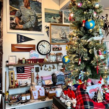 Mate Gallery - Decor during the Holidays - Art Galleries Near Me - Montecito, California Mate Gallery - Decor during the Holidays - Art Galleries Near Me - Montecito, California