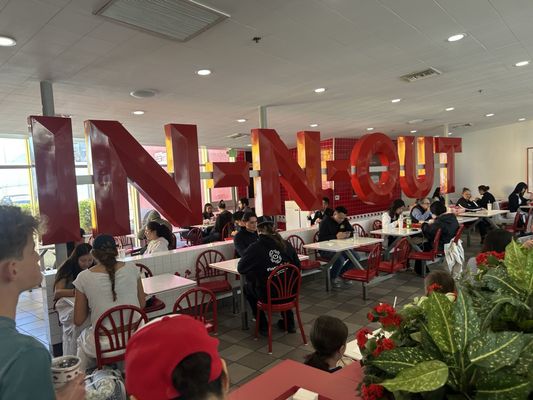 In-N-Out Burger by null
