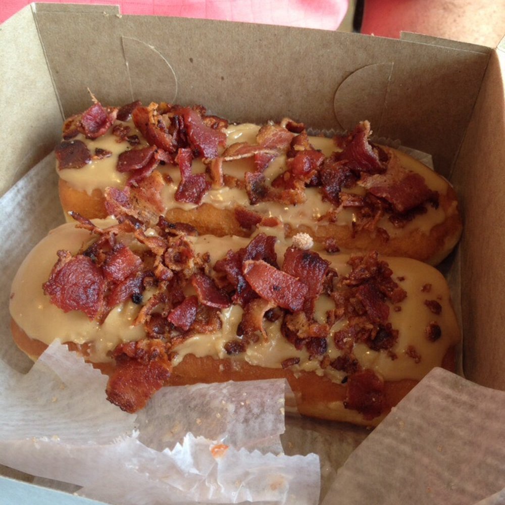Very generous with bacon and darn tasty.