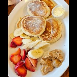 Lincoln Grill Restaurant - Small Pancakes with Strawberries & Bananas & Peanut Butter, Special for the Baby.