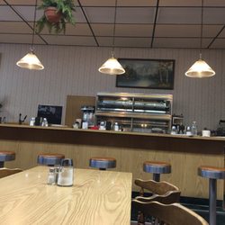 The Villager Family Restaurant - I guess this time of day it this is the breakfast bar