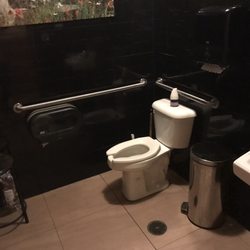Kori Fusion - Nice clean men's room
