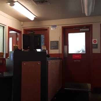 Jiffy Lube - Waiting area - Auto Repair Near Me - Pembroke Pines, Florida
