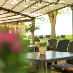 Restaurant "Schröders" im Kurhaus am Inselsee - Gartenterrasse