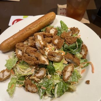 Applebee's Grill + Bar - Oriental chicken salad - Sports Bars Near Me - Portland, Texas