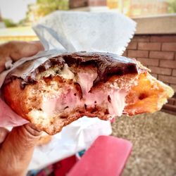 Donut-King - Eclair filled with real cream.