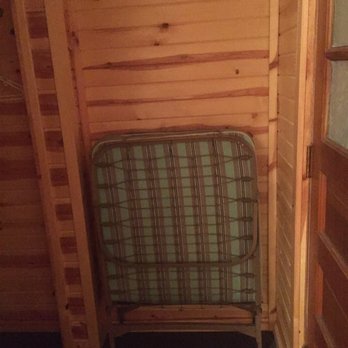 Homestead Inn - Extra fold up bed behind the front door! Could have slept 5! - Vacation Rentals Near Me - Black River Falls, Wisconsin Homestead Inn - Extra fold up bed behind the front door! Could have slept 5! - Vacation Rentals Near Me - Black River Falls, Wisconsin