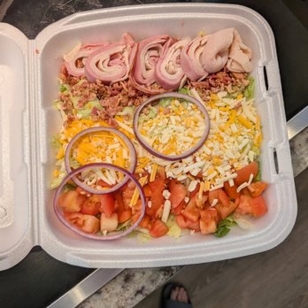 Logan's Roadhouse - The salad I received no eggs and there was no blue cheese at all in the bag and we had two salads. The other club had no egg either. - American Near Me - Roanoke Rapids, North Carolina