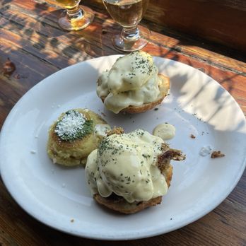 Nate's Garden Grill - Pullback pork Benedict - American Near Me - San Diego, California