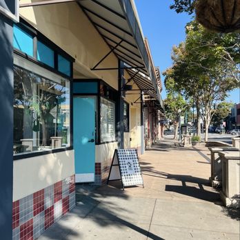 Sugarmama Sugarcane - Located on B Street/block from City Hall - Juice Bars & Smoothies Near Me - Hayward, California