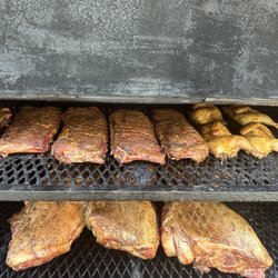 Family Ties BBQ & Seafood