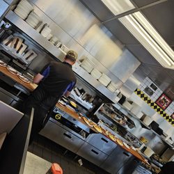 Waffle House - Masterful short order cook