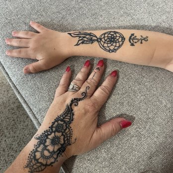 Beach Braids - Tattoo Near Me - Kill Devil Hills, North Carolina