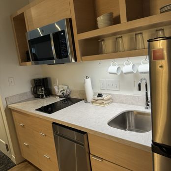 TownePlace Suites By Marriott - Kitchen - Hotels Near Me - Louisville, Kentucky TownePlace Suites By Marriott - Kitchen - Hotels Near Me - Louisville, Kentucky