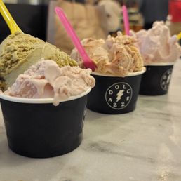 Pistachio Siciliano & Roasted Strawberry were so yummy and creamy!!