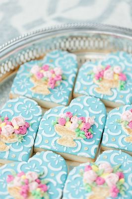 Lorraine's Bake Shop by null