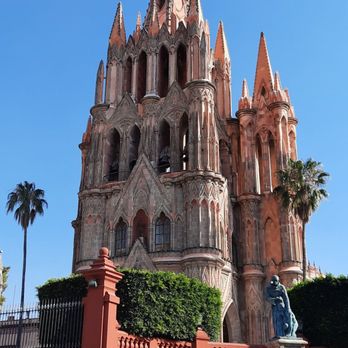 Gombos - Pizza Near Me - San Miguel de Allende, GUA