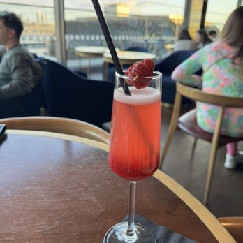 Hotel Indigo - Rooftop lounge - Hotels Near Me - London, XGL
