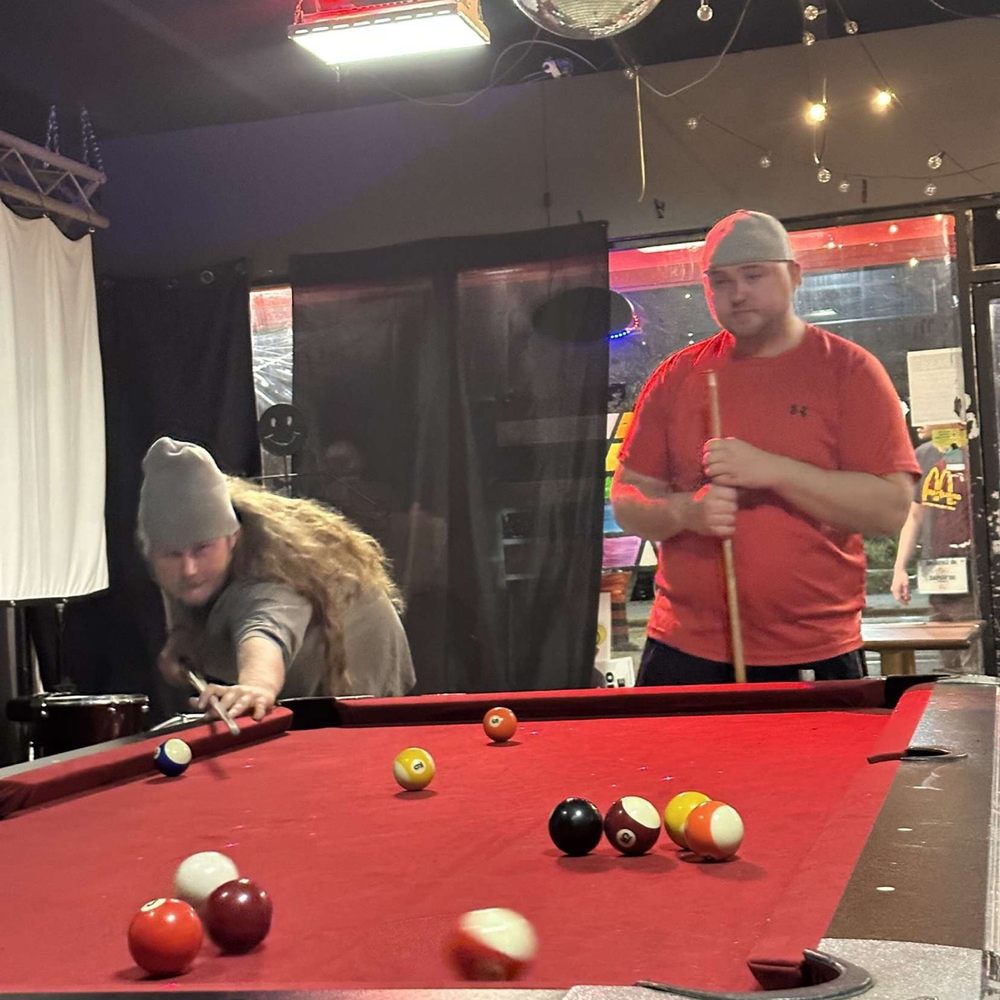 Dundas & Sons Brewing - Pool table - Breweries Near Me - London, Ontario
