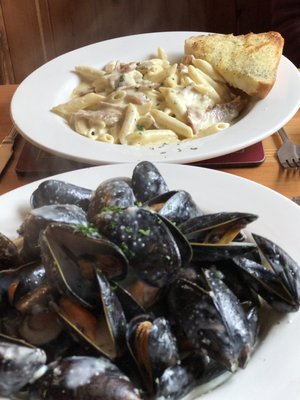 Danno's Restaurant & Bar by null