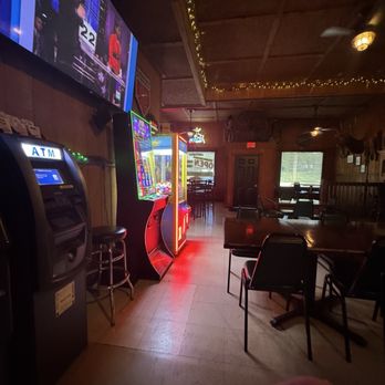 Joe Clark's Restaurant - Interior - American Near Me - Fenton, Missouri