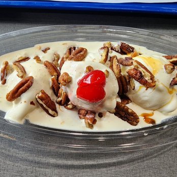 Culver's - Turtle sundae - 3 scoops - Ice Cream & Frozen Yogurt Near Me - Verona, Wisconsin