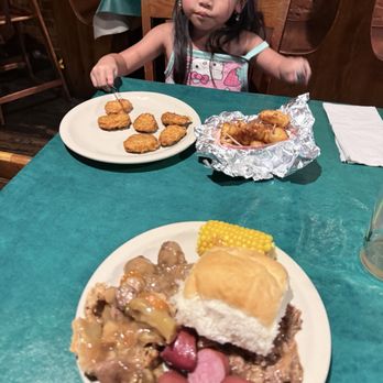 Willhoite's - Dinner buffet options and kids chicken nuggets - Bars Near Me - Grapevine, Texas