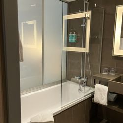 Novotel Lugano Paradiso - Bathroom