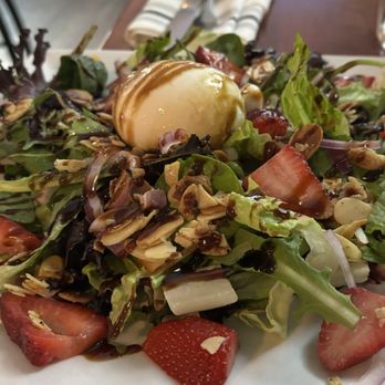 The Little York - Strawberry almond burrata salad - American Near Me - Milford, New Jersey The Little York - Strawberry almond burrata salad - American Near Me - Milford, New Jersey