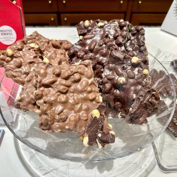 La Maison du Chocolat Paris - a display of chocolates - Chocolatiers & Shops Near Me - New York, New York La Maison du Chocolat Paris - a display of chocolates - Chocolatiers & Shops Near Me - New York, New York