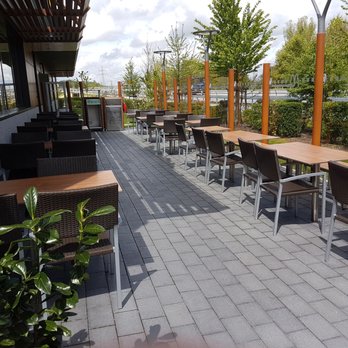 McDonald's - Terrasse - Fast Food Near Me - Ismaning, BY