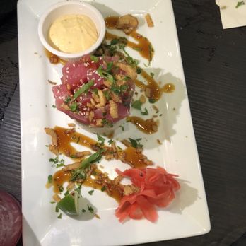 Tom’s Watch Bar - + Ahi Tuna Tower - Sports Bars Near Me - Orlando, Florida